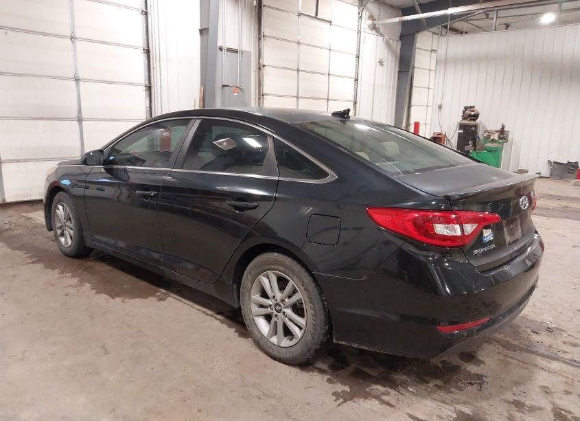 Photo 3 of 2015 Hyundai Sonata SE (VIN 5NPE24AF5FH168819)
