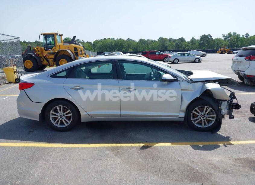 Photo 13 of 2015 Hyundai Sonata SE (VIN 5NPE24AF5FH174524)