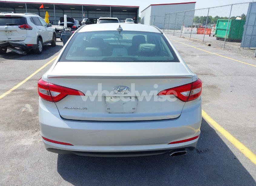 Photo 16 of 2015 Hyundai Sonata SE (VIN 5NPE24AF5FH174524)