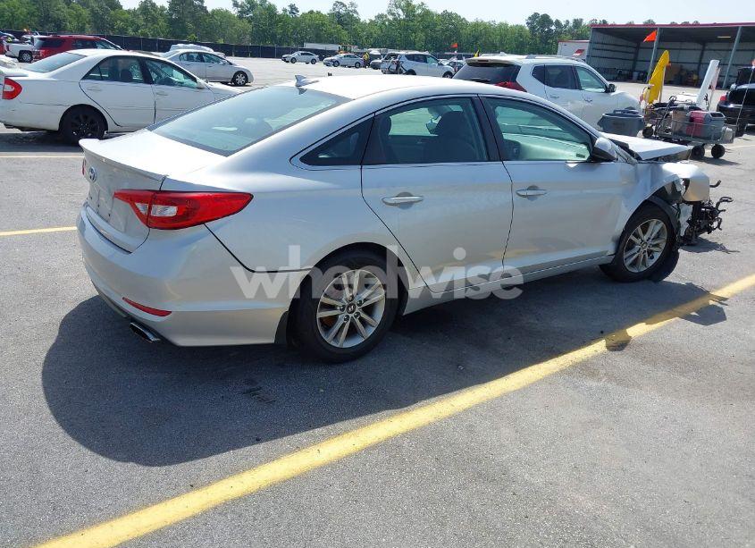 Photo 4 of 2015 Hyundai Sonata SE (VIN 5NPE24AF5FH174524)
