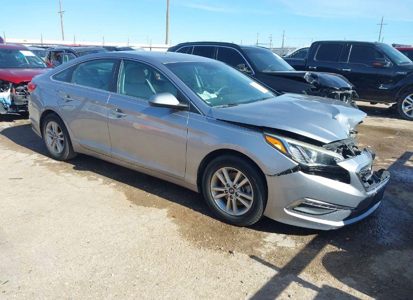 2015 Hyundai Sonata SE (VIN 5NPE24AF5FH176046) main photo