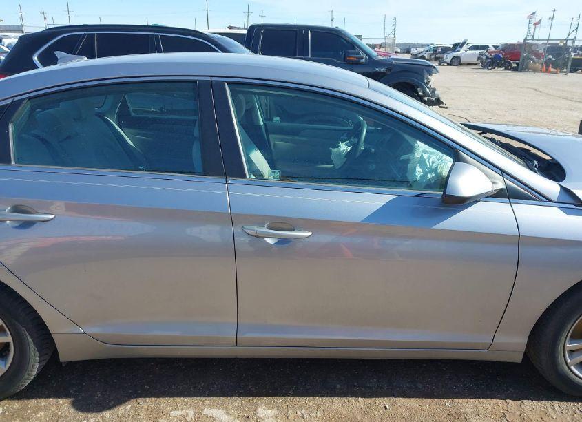 Photo 13 of 2015 Hyundai Sonata SE (VIN 5NPE24AF5FH176046)
