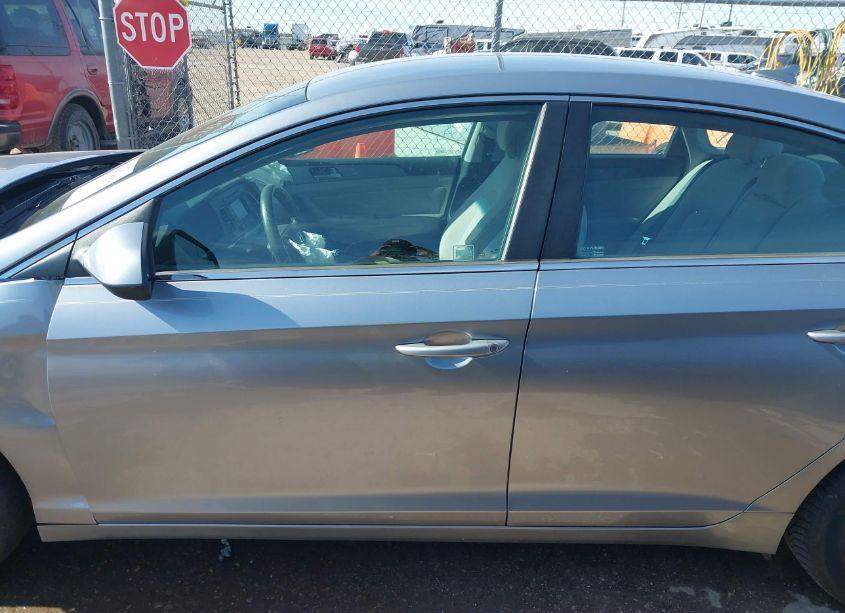 Photo 14 of 2015 Hyundai Sonata SE (VIN 5NPE24AF5FH176046)