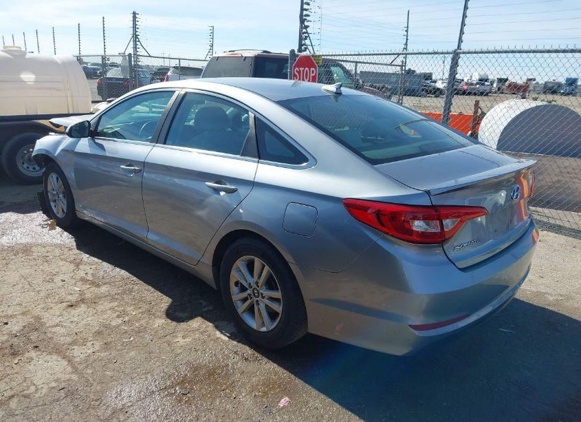 Photo 3 of 2015 Hyundai Sonata SE (VIN 5NPE24AF5FH176046)
