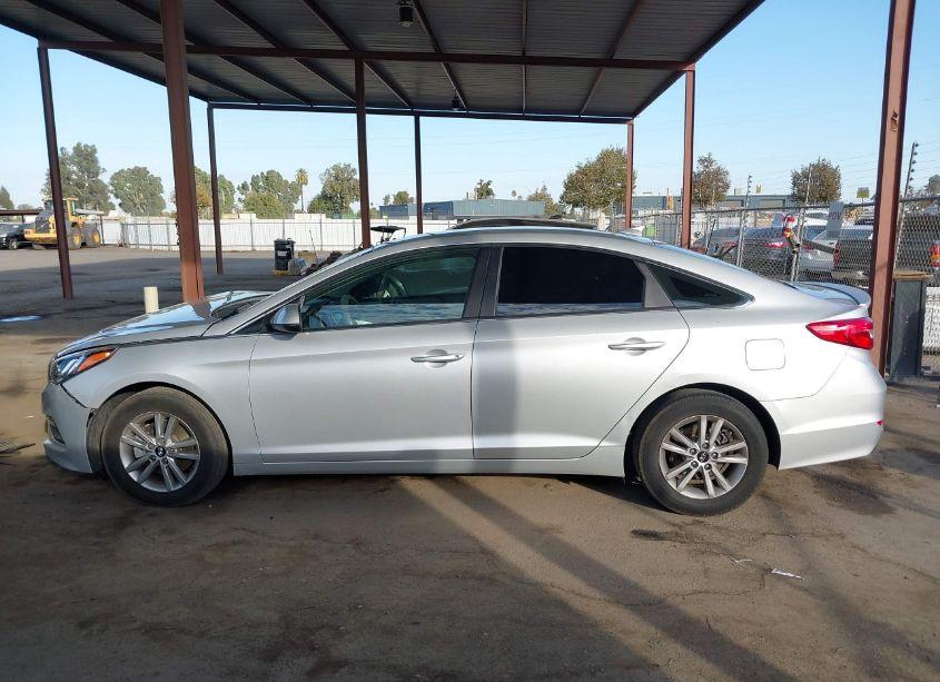 Photo 14 of 2015 Hyundai Sonata SE (VIN 5NPE24AF5FH181277)