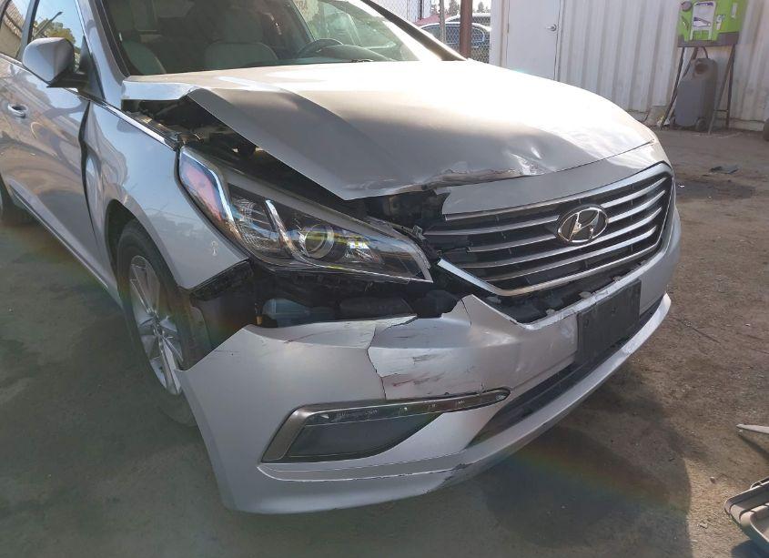 Photo 6 of 2015 Hyundai Sonata SE (VIN 5NPE24AF5FH181277)