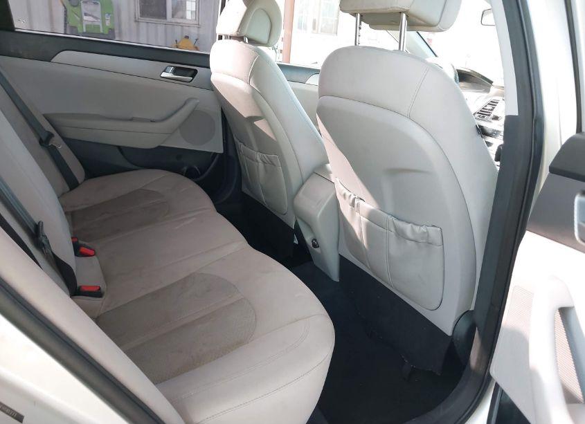 Photo 8 of 2015 Hyundai Sonata SE (VIN 5NPE24AF5FH181277)