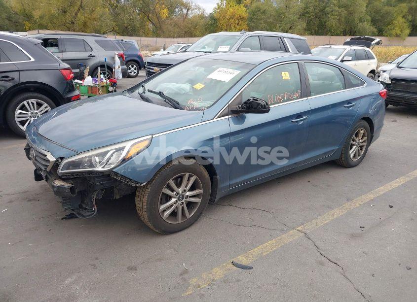 Photo 2 of 2015 Hyundai Sonata SE (VIN 5NPE24AF5FH200930)