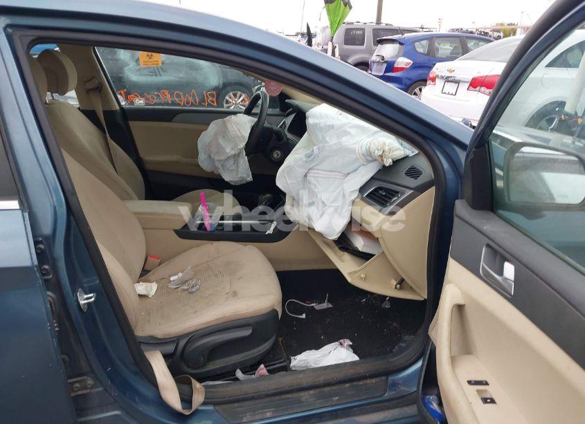 Photo 5 of 2015 Hyundai Sonata SE (VIN 5NPE24AF5FH200930)