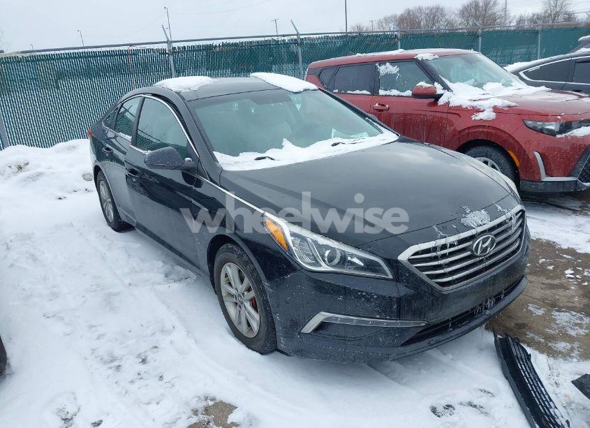 2015 Hyundai Sonata SE (VIN 5NPE24AF5FH206050) main photo