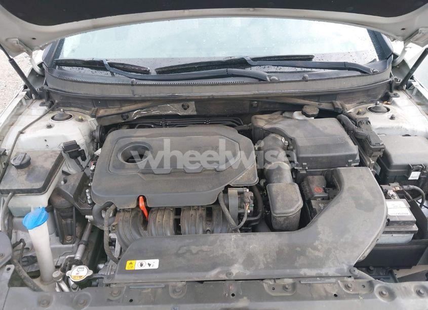 Photo 10 of 2015 Hyundai Sonata SE (VIN 5NPE24AF5FH212883)