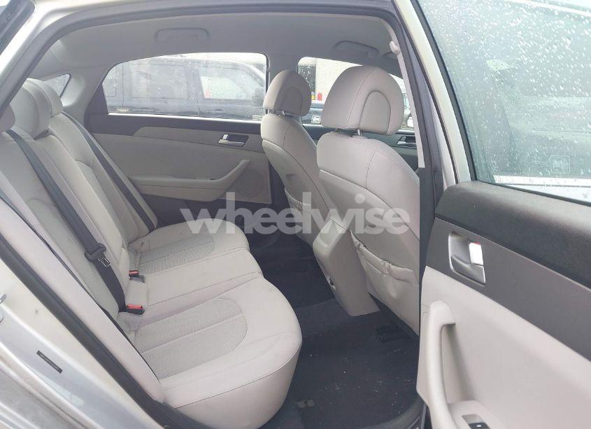 Photo 8 of 2015 Hyundai Sonata SE (VIN 5NPE24AF5FH212883)