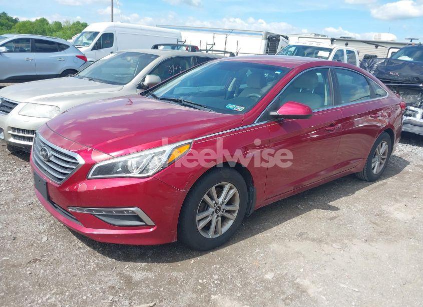 Photo 2 of 2015 Hyundai Sonata SE (VIN 5NPE24AF5FH220613)