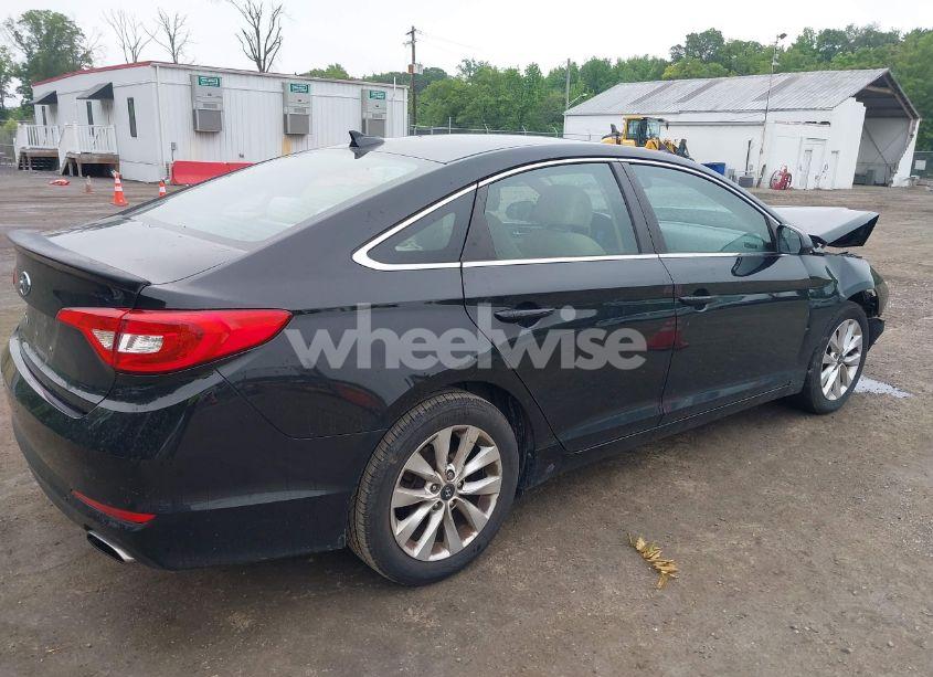 Photo 4 of 2015 Hyundai Sonata SE (VIN 5NPE24AF5FH226816)
