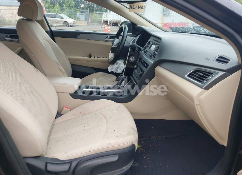Photo 5 of 2015 Hyundai Sonata SE (VIN 5NPE24AF5FH226816)