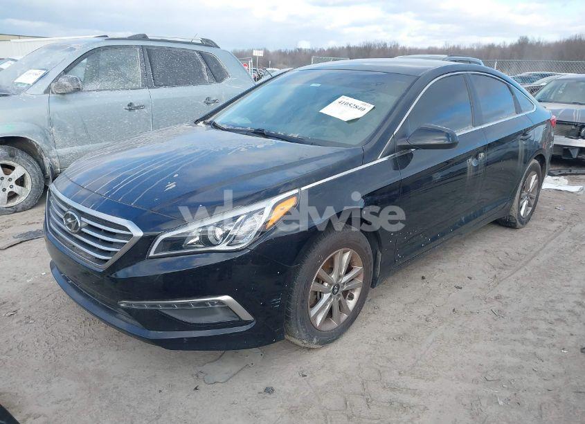 Photo 2 of 2015 Hyundai Sonata SE (VIN 5NPE24AF5FH227299)