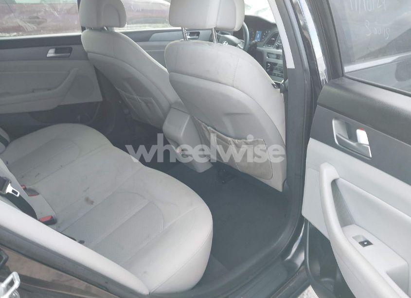 Photo 8 of 2015 Hyundai Sonata SE (VIN 5NPE24AF5FH227299)