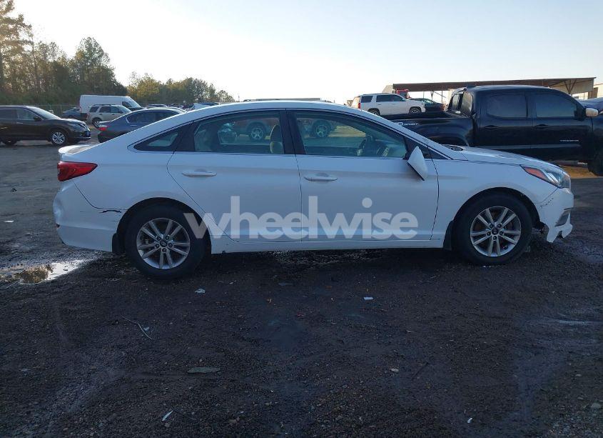 Photo 13 of 2015 Hyundai Sonata SE (VIN 5NPE24AF5FH227870)