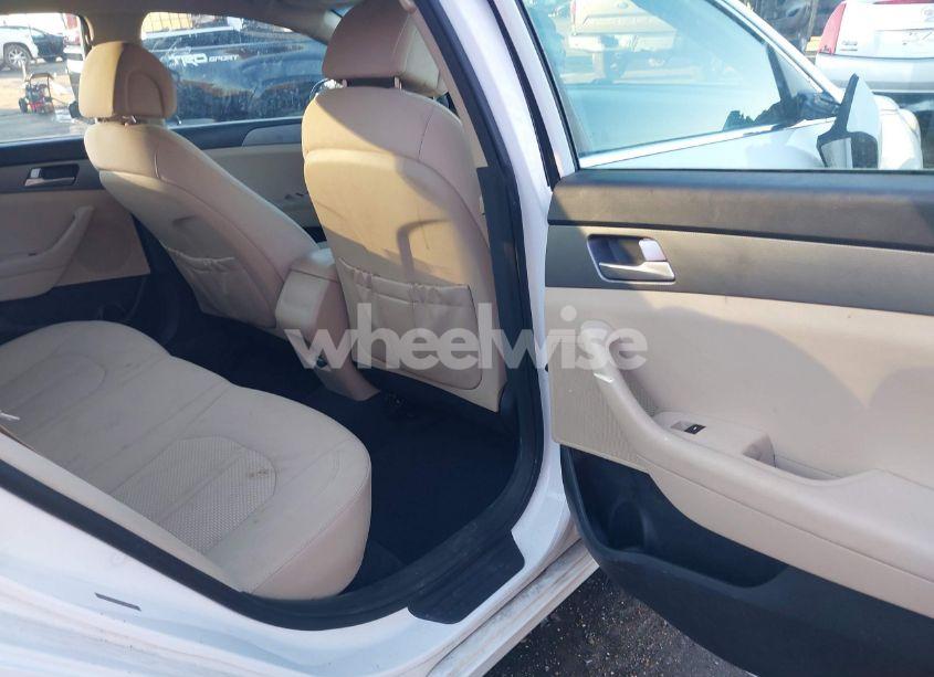 Photo 8 of 2015 Hyundai Sonata SE (VIN 5NPE24AF5FH227870)