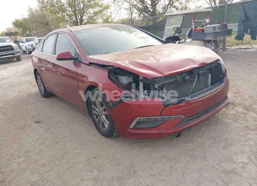 2015 Hyundai Sonata SE (VIN 5NPE24AF5FH255409) main photo