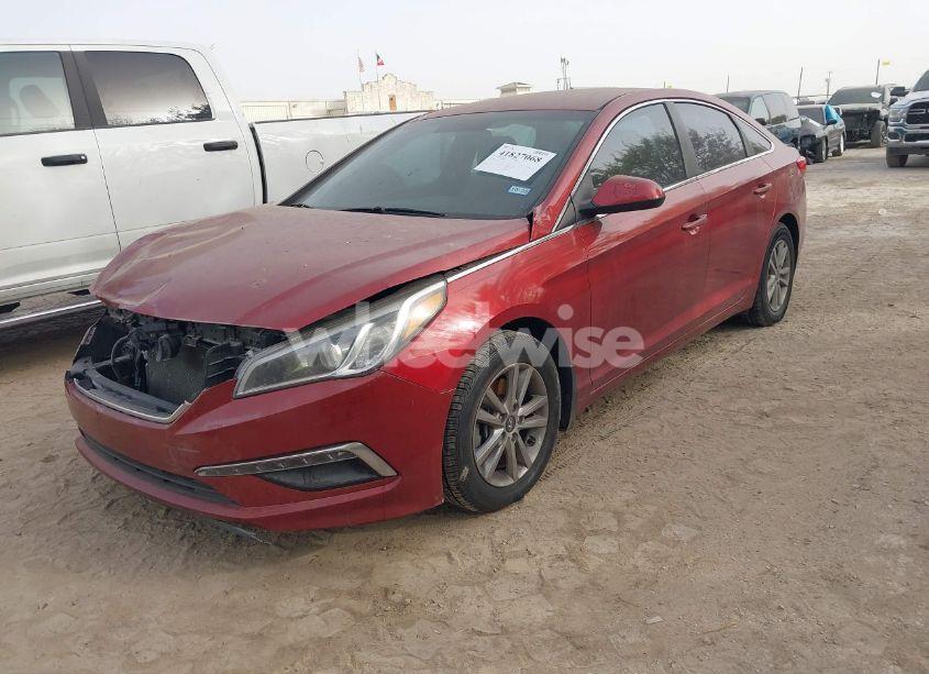 Photo 2 of 2015 Hyundai Sonata SE (VIN 5NPE24AF5FH255409)