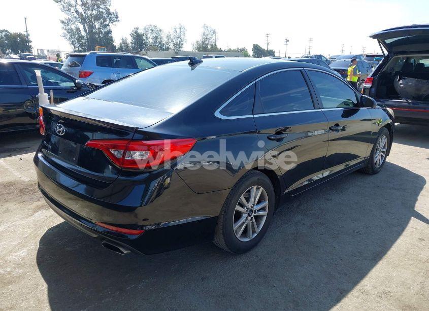 Photo 4 of 2015 Hyundai Sonata SE (VIN 5NPE24AF5FH257094)