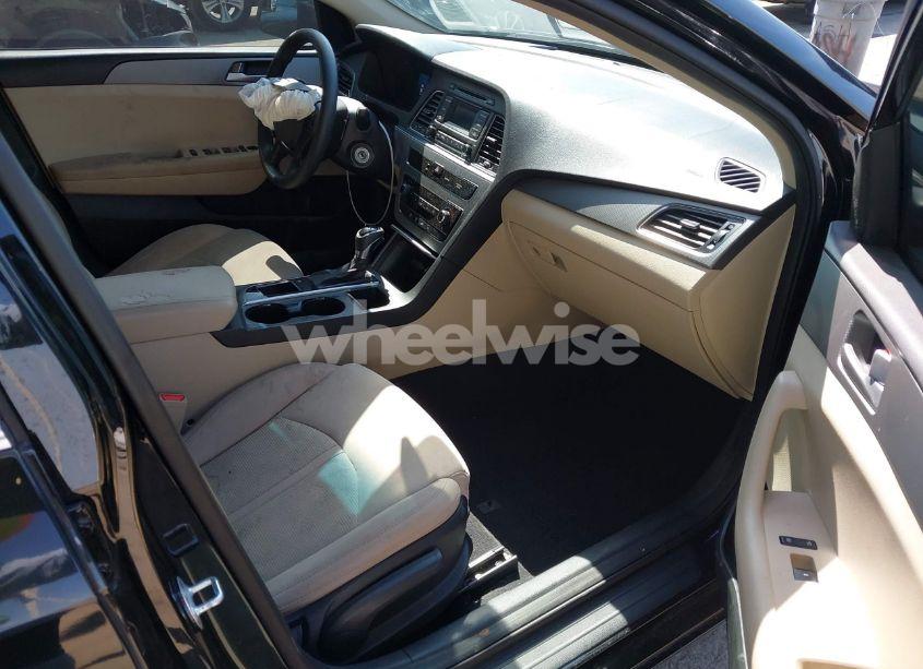 Photo 5 of 2015 Hyundai Sonata SE (VIN 5NPE24AF5FH257094)