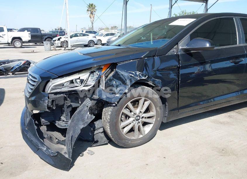 Photo 6 of 2015 Hyundai Sonata SE (VIN 5NPE24AF5FH257094)