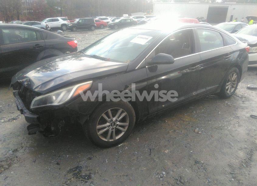 Photo 2 of 2016 Hyundai Sonata SE (VIN 5NPE24AF5GH261633)