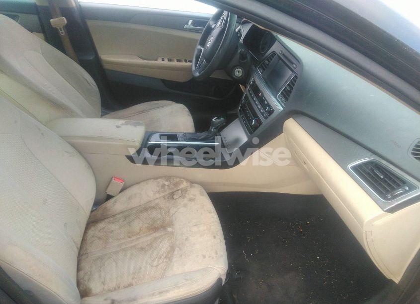 Photo 5 of 2016 Hyundai Sonata SE (VIN 5NPE24AF5GH261633)