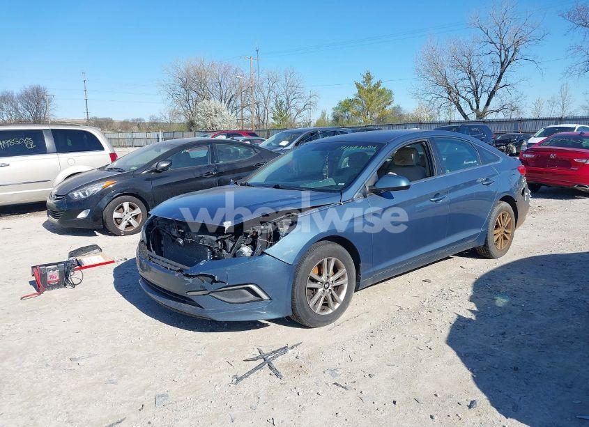 Photo 2 of 2016 Hyundai Sonata SE (VIN 5NPE24AF5GH262507)