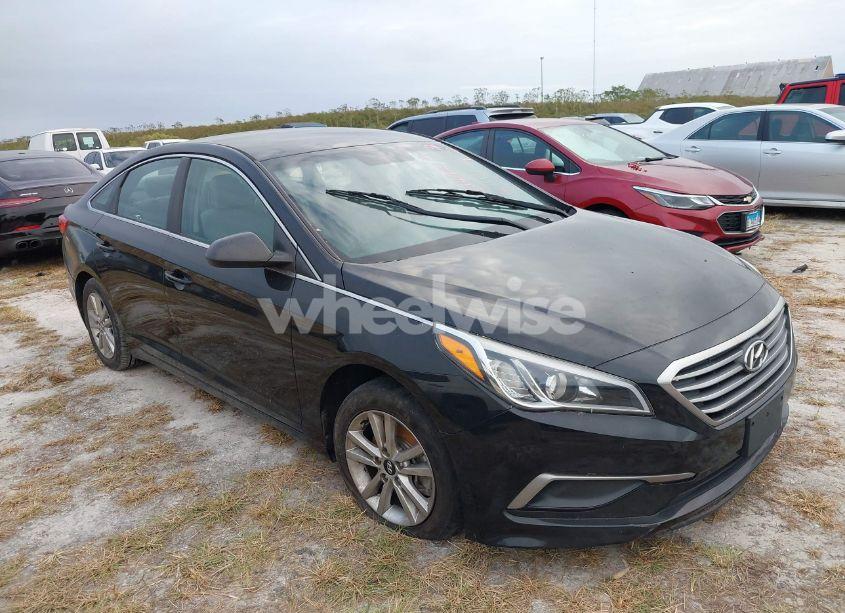 2016 Hyundai Sonata SE (VIN 5NPE24AF5GH267898) main photo