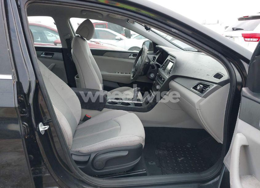 Photo 5 of 2016 Hyundai Sonata SE (VIN 5NPE24AF5GH267898)