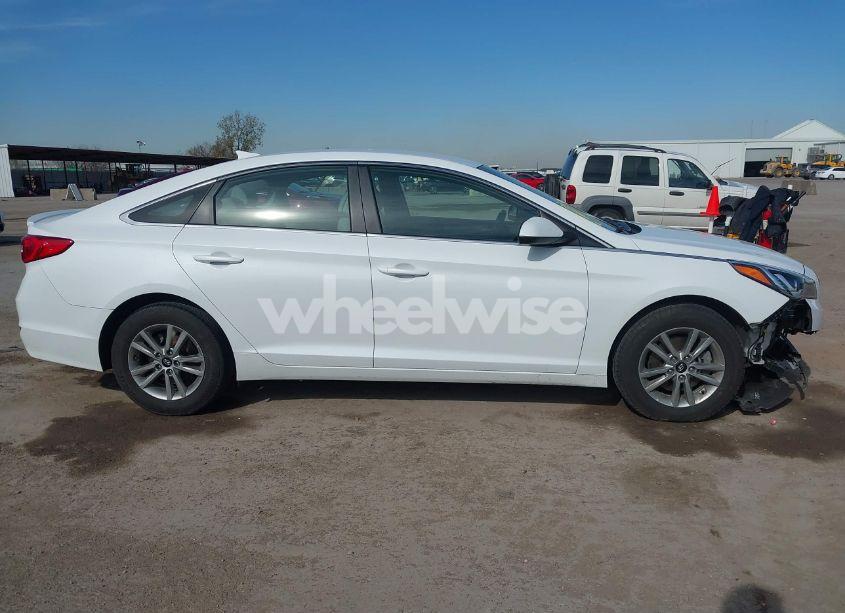 Photo 13 of 2016 Hyundai Sonata SE (VIN 5NPE24AF5GH286810)