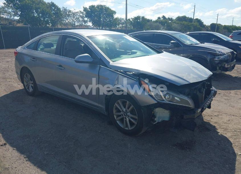 2016 Hyundai Sonata SE (VIN 5NPE24AF5GH287472) main photo