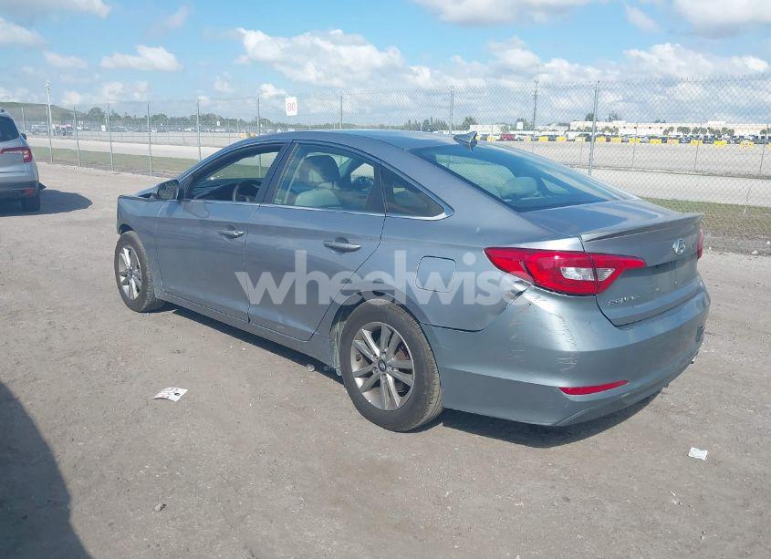 Photo 3 of 2016 Hyundai Sonata SE (VIN 5NPE24AF5GH287472)