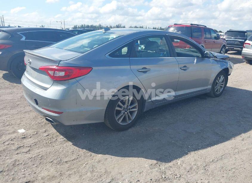 Photo 4 of 2016 Hyundai Sonata SE (VIN 5NPE24AF5GH287472)