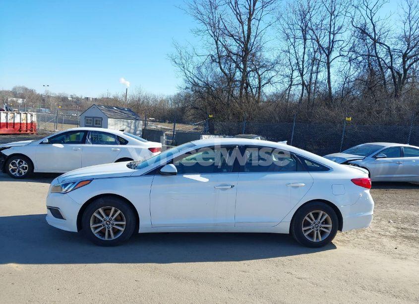 Photo 13 of 2016 Hyundai Sonata SE (VIN 5NPE24AF5GH287794)