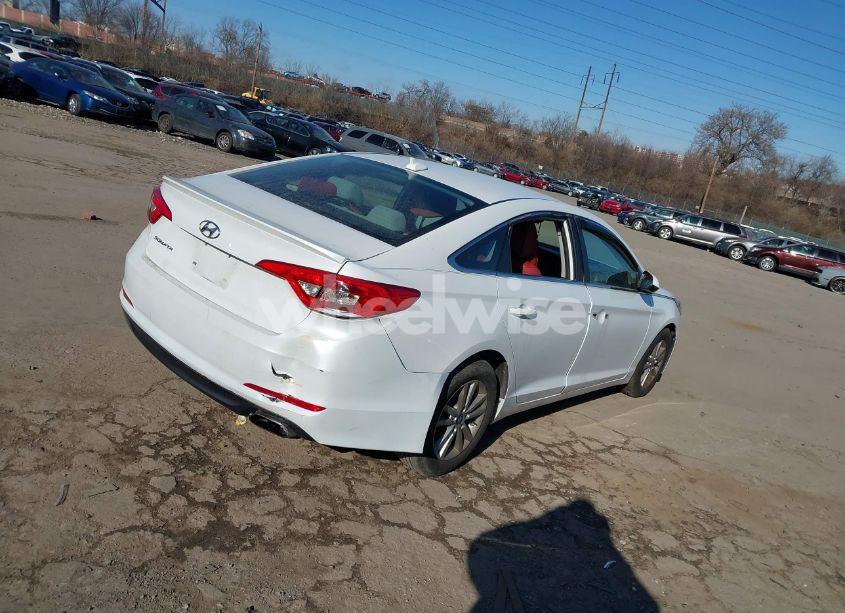 Photo 4 of 2016 Hyundai Sonata SE (VIN 5NPE24AF5GH287794)