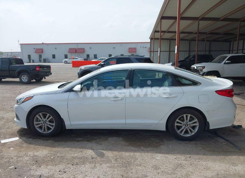 Photo 14 of 2016 Hyundai Sonata SE (VIN 5NPE24AF5GH288850)