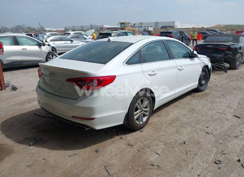 Photo 4 of 2016 Hyundai Sonata SE (VIN 5NPE24AF5GH288850)