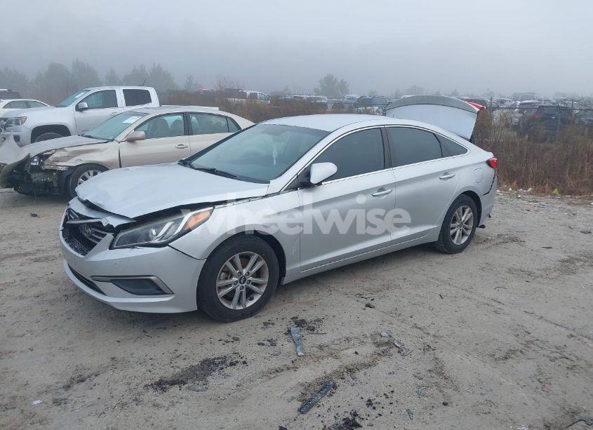 Photo 2 of 2016 Hyundai Sonata SE (VIN 5NPE24AF5GH304108)