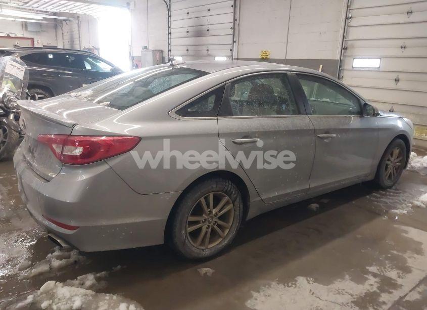 Photo 4 of 2016 Hyundai Sonata SE (VIN 5NPE24AF5GH304481)