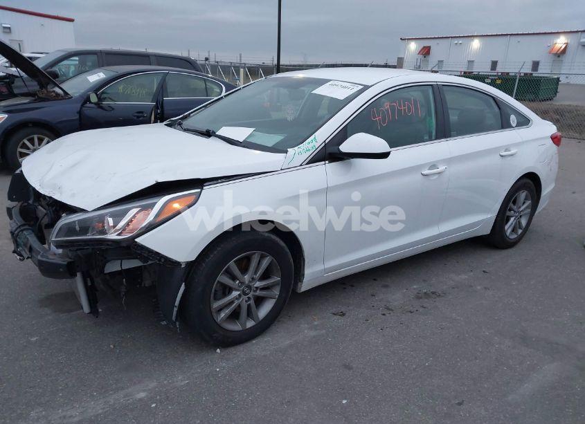 Photo 2 of 2016 Hyundai Sonata SE (VIN 5NPE24AF5GH306148)