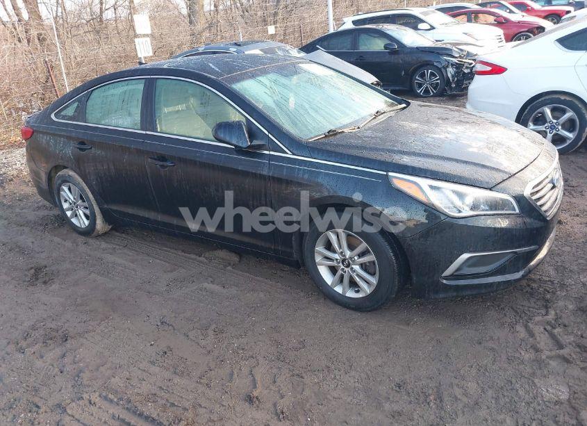 2016 Hyundai Sonata SE (VIN 5NPE24AF5GH327811) main photo
