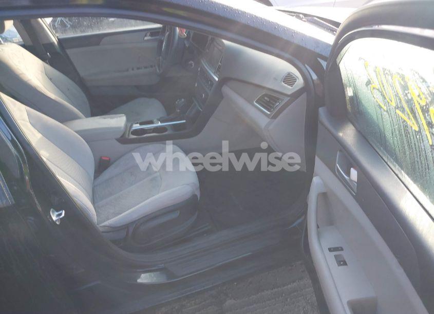 Photo 5 of 2016 Hyundai Sonata SE (VIN 5NPE24AF5GH327811)