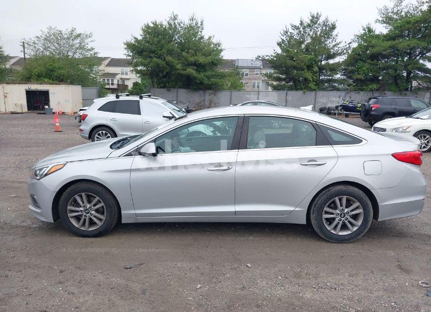 Photo 12 of 2016 Hyundai Sonata SE (VIN 5NPE24AF5GH333219)