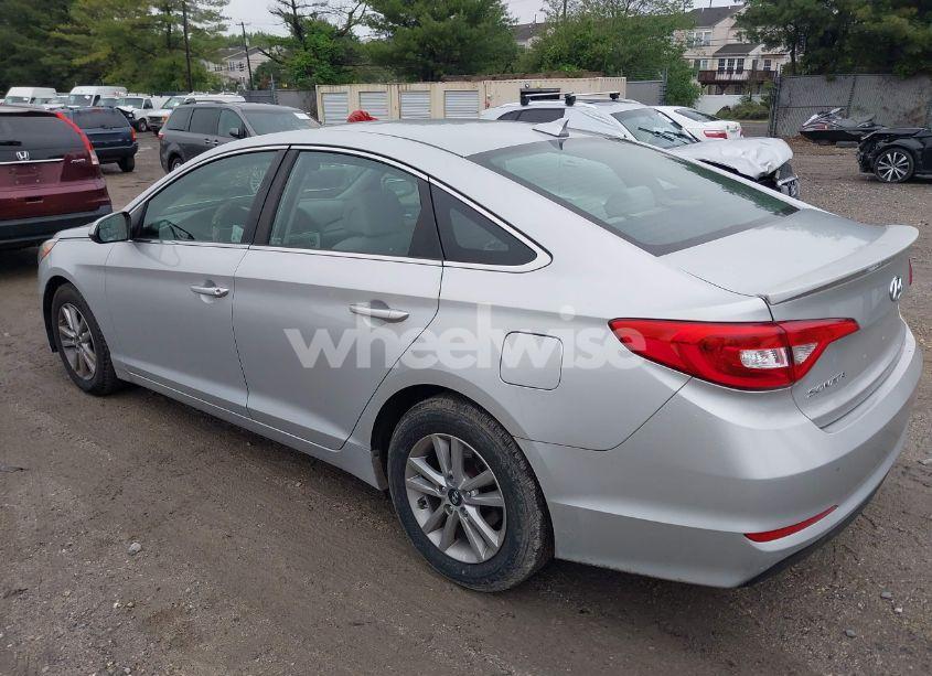 Photo 3 of 2016 Hyundai Sonata SE (VIN 5NPE24AF5GH333219)