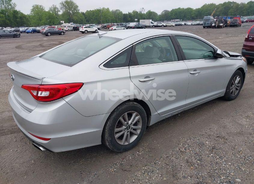 Photo 4 of 2016 Hyundai Sonata SE (VIN 5NPE24AF5GH333219)