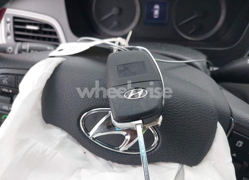 Photo 9 of 2016 Hyundai Sonata SE (VIN 5NPE24AF5GH333219)